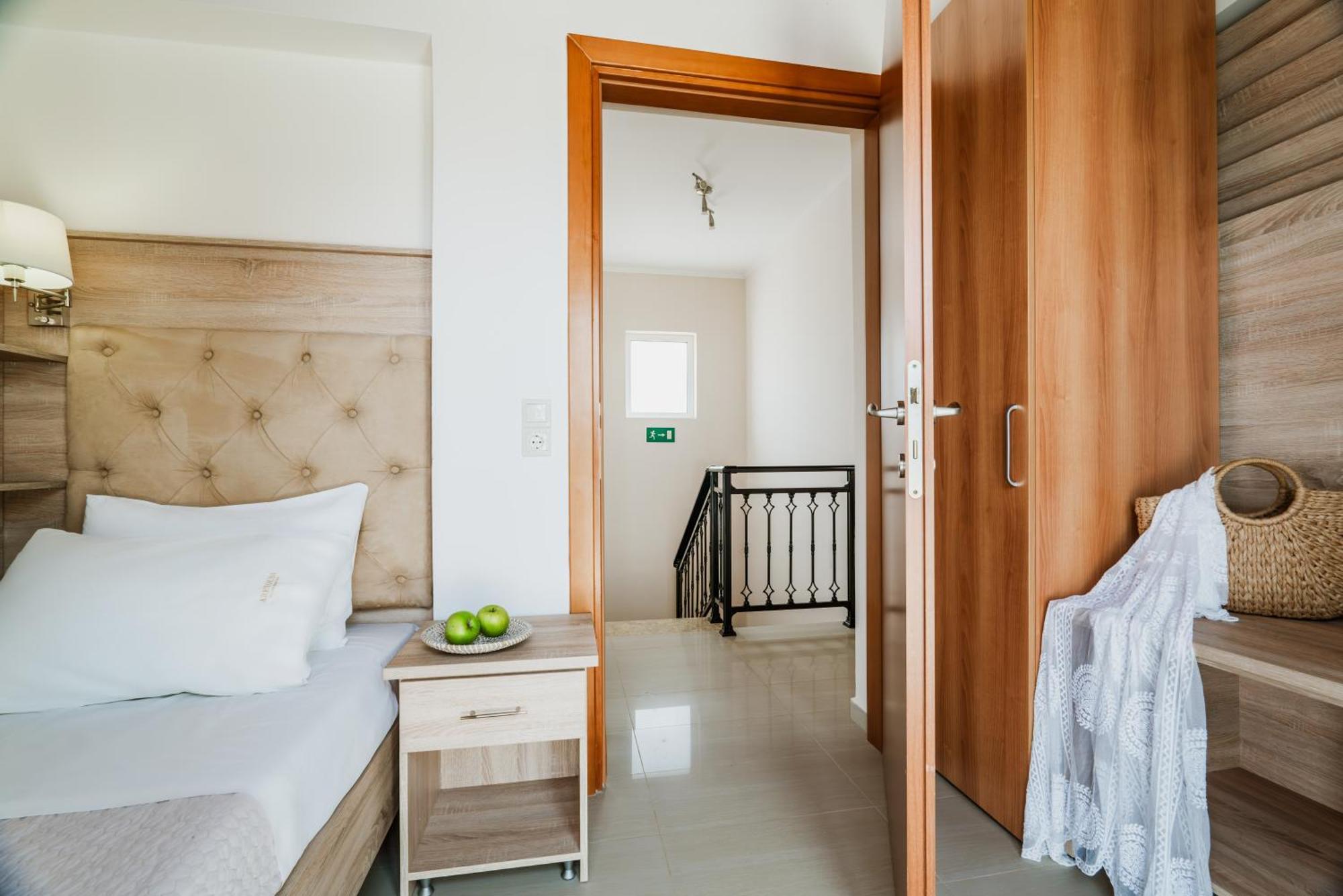 Villa Aretousa 1 Agia Marina Esterno foto